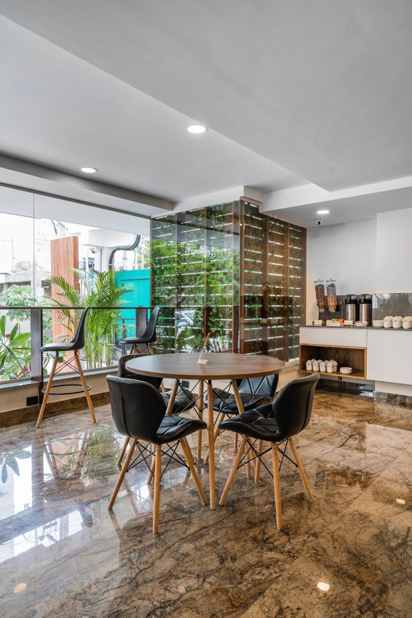 Skyla Studios & Suites - Hitech City Hyderabad Eksteriør billede